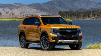 Ford Everest SUV © image